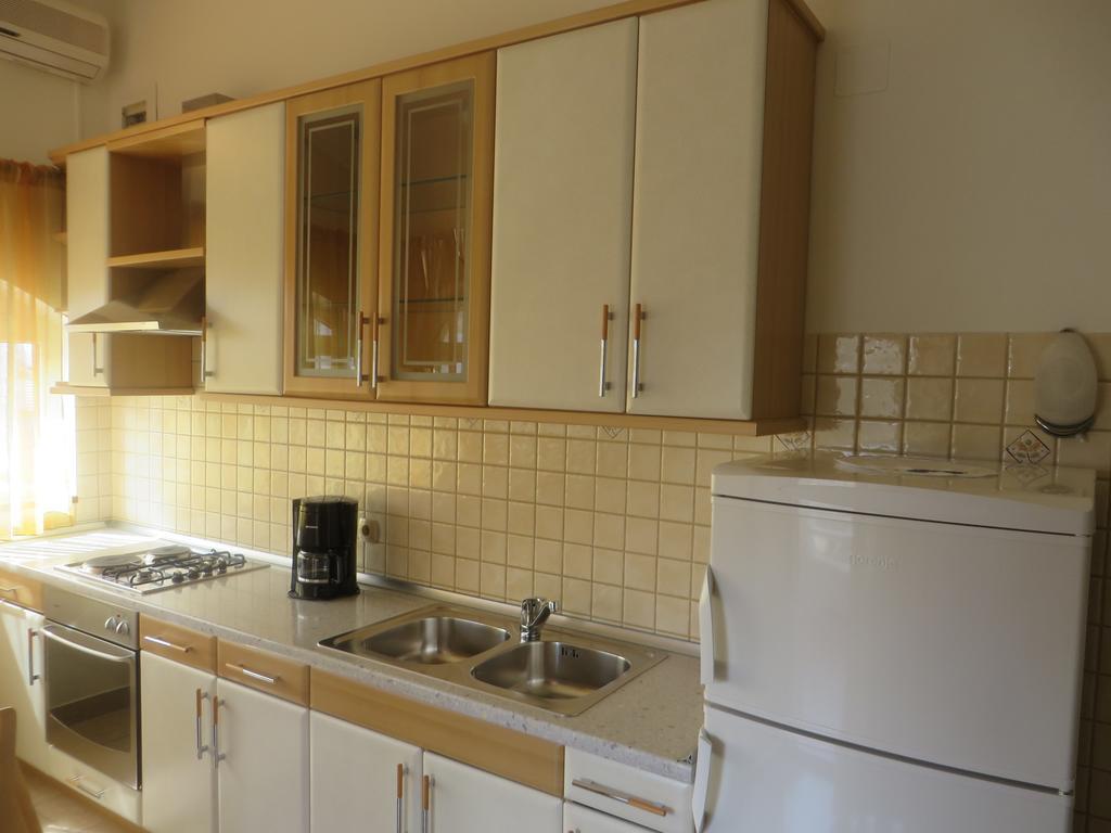 Apartments Gloria Biograd Na Moru Rum bild