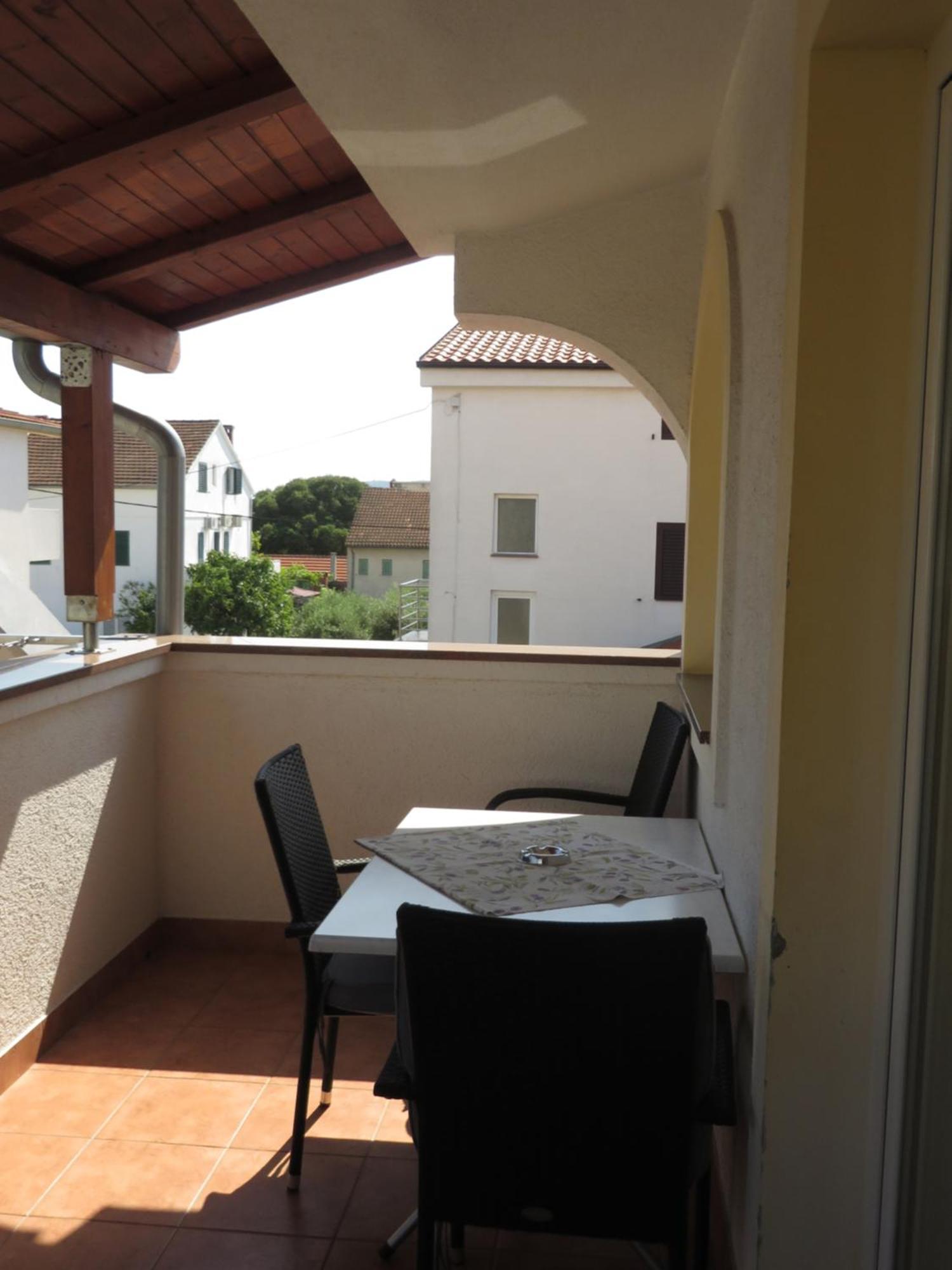 Apartments Gloria Biograd Na Moru Rum bild