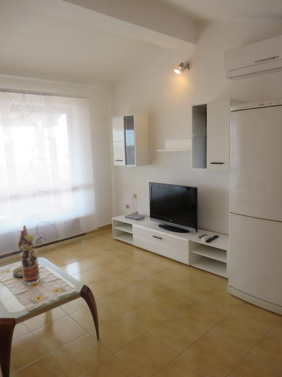 Apartments Gloria Biograd Na Moru Rum bild