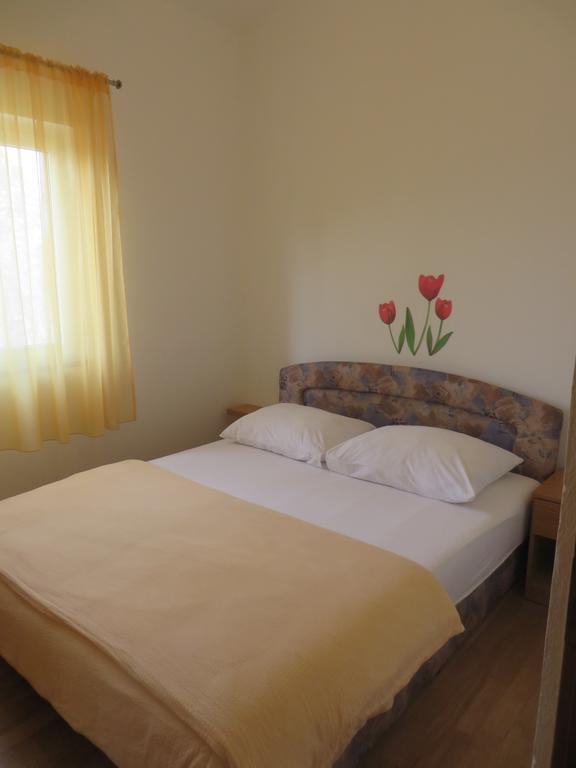 Apartments Gloria Biograd Na Moru Rum bild