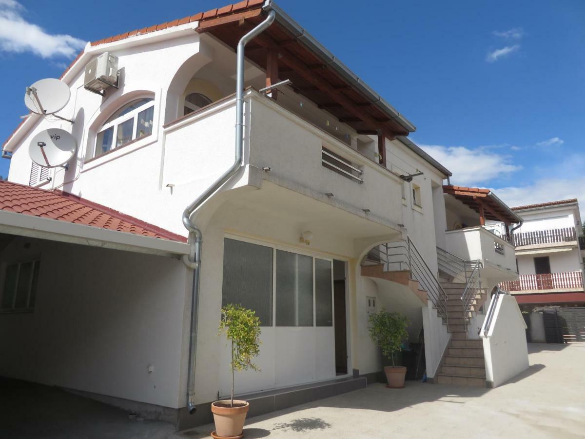 Apartments Gloria Biograd Na Moru Rum bild